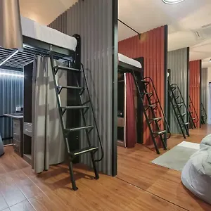 2* Kapselhotel Hipstercity
